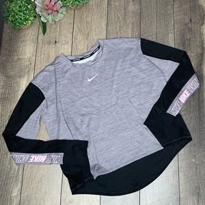 Nike top